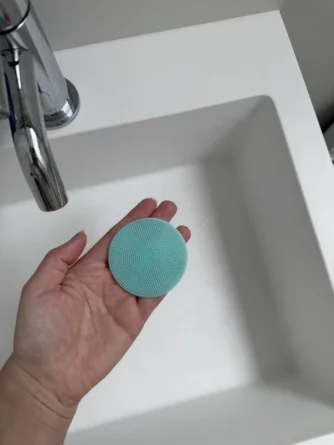 Мʼяка силіконова щіточка для вмивання та очищення обличчя - Super Face Sponge